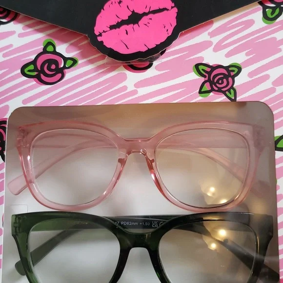 Betsey Johnson Set of 3 Cats Eye Reading Glasses +1.50 Strength - Picture 4 of 11